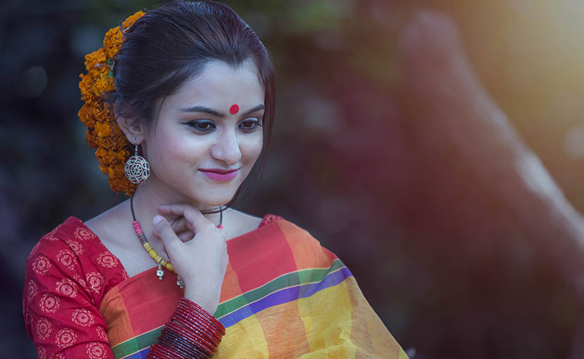 পহেলা ফাল্গুনের সাজসজ্জা | ৩টি ধাপে নিজেকে রাঙান বাসন্তী ছোঁয়ায়!