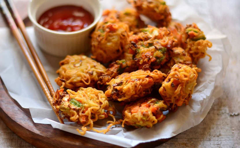 ভেজ নুডলস পাকোড়া 