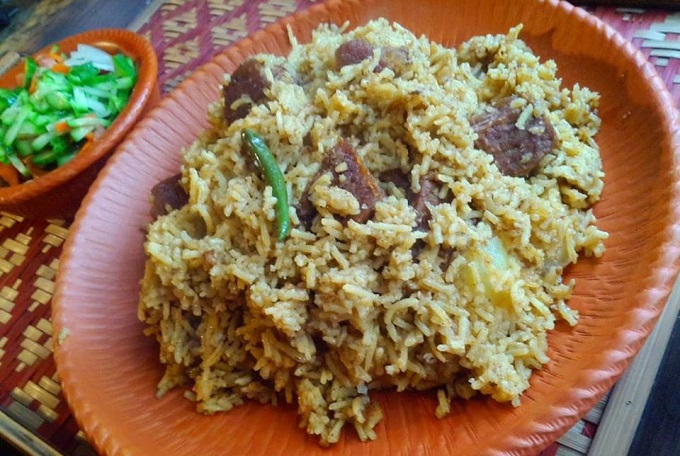 চিটাগাং-এর ঐতিহ্যবাহি আখনি বিরিয়ানি
