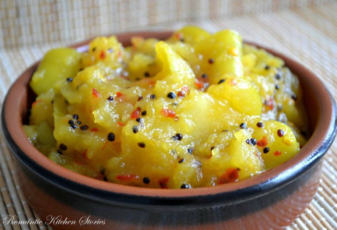 টক ঝাল মিষ্টিতে ভরপুর আপেলের চাটনি