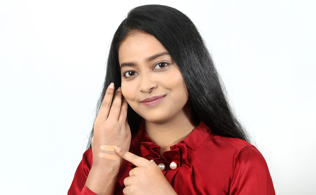 বিবি ক্রিম vs সিসি ক্রিম | স্কিন টাইপ অনুযায়ী কোনটি আপনার জন্য স্যুইটেবল?