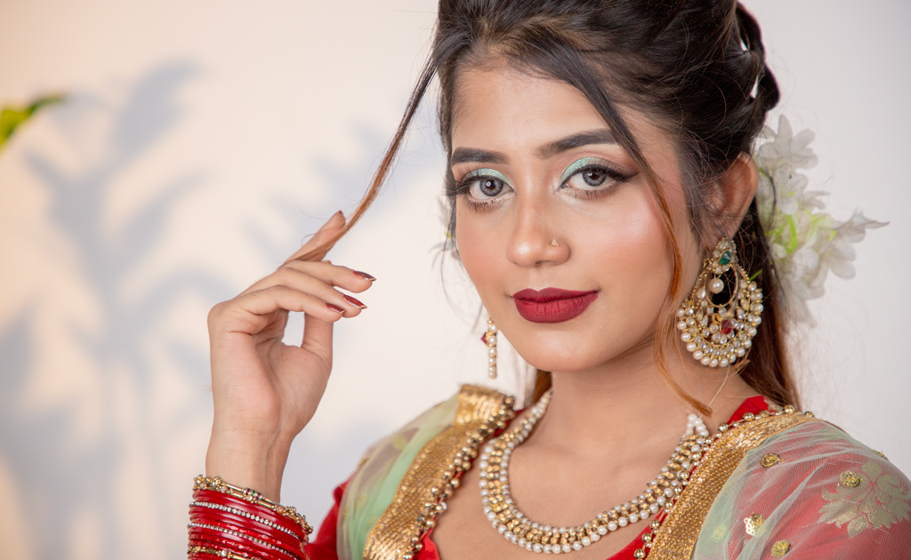 ওয়েডিং গেস্ট গ্ল্যাম মেকআপ লুক ক্রিয়েট করবেন কীভাবে?