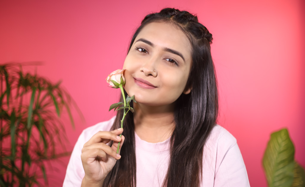 রূপচর্চায় গোলাপ | স্নিগ্ধ, সতেজ ও উজ্জ্বল ত্বক পাওয়ার প্রাকৃতিক উপায়!
