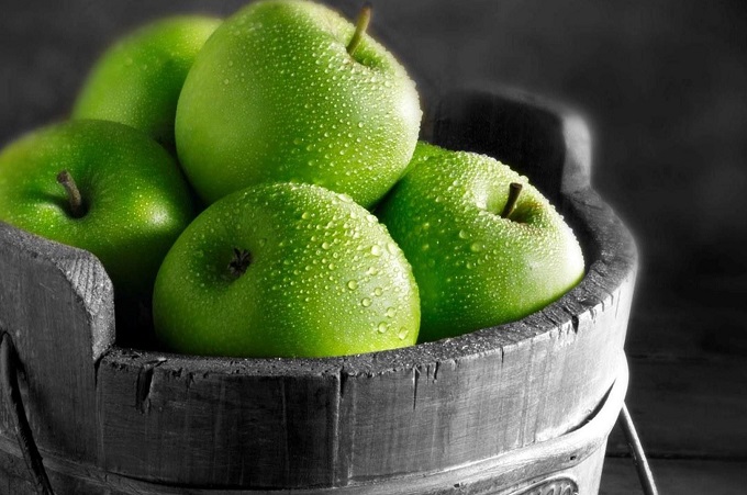 সবুজ আপেলের ১০টি স্বাস্থ্য উপকারিতা!