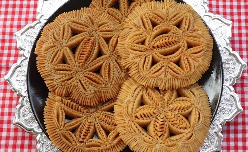 সুন্দরী পাকন পিঠা!
