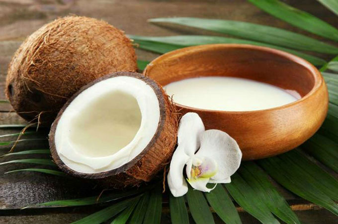 রূপচর্চায় কার্যকরী নারকেল দুধ