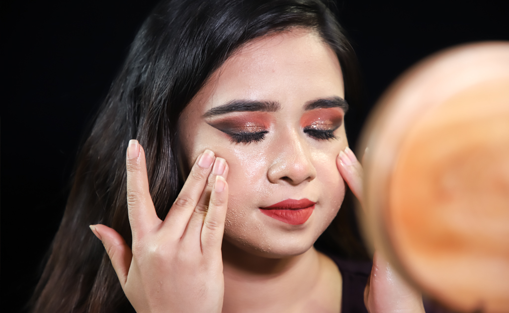মেকআপ তোলার সহজ উপায় জানা আছে তো?